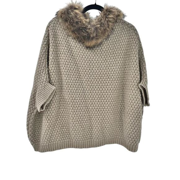 Linda Richards Wool Blend Fur-Trimmed Knit Poncho Raccoon Fur Collar NWT - Picture 7 of 13